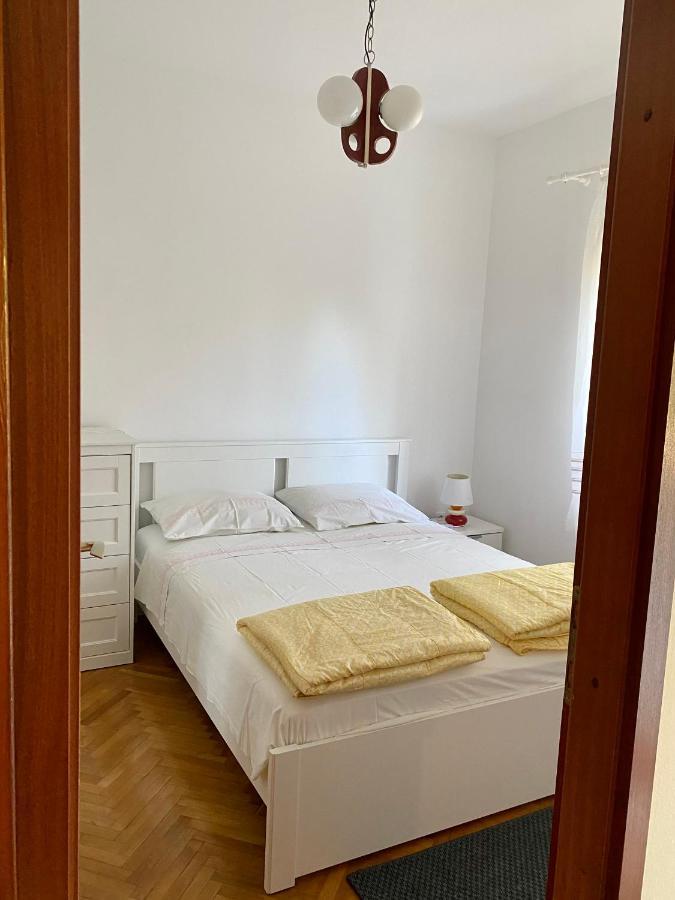 Apartmani Luka Zrnovo Esterno foto