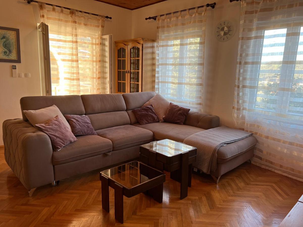 Apartmani Luka Zrnovo Esterno foto